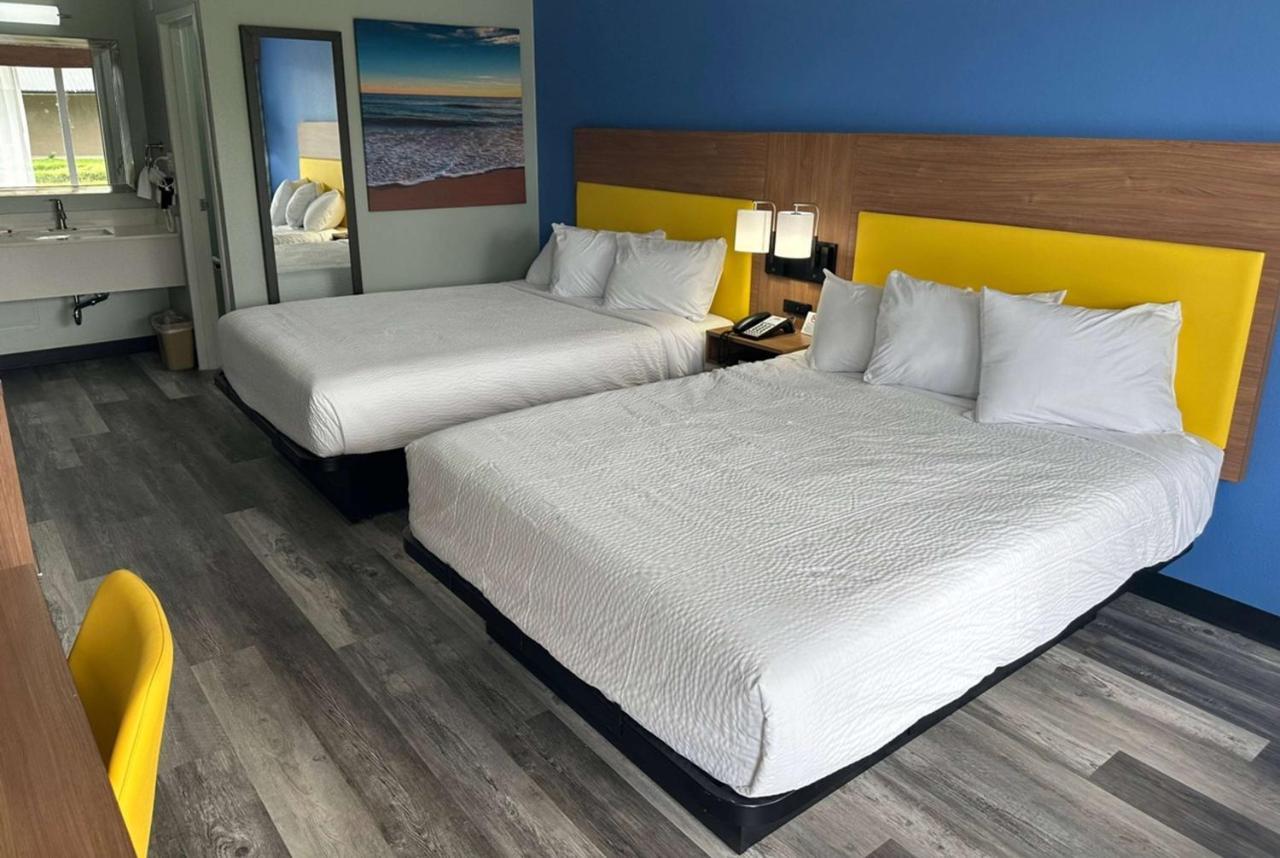 Days Inn & Suites By Wyndham Jennings Eksteriør billede