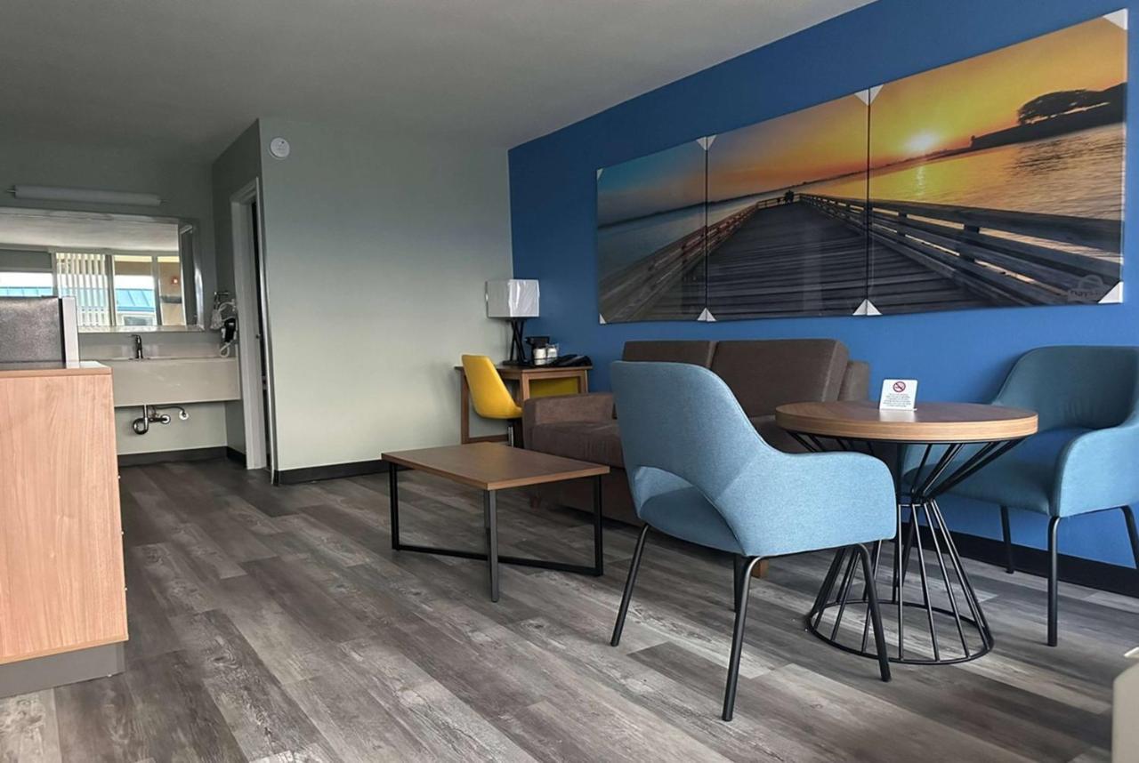 Days Inn & Suites By Wyndham Jennings Eksteriør billede