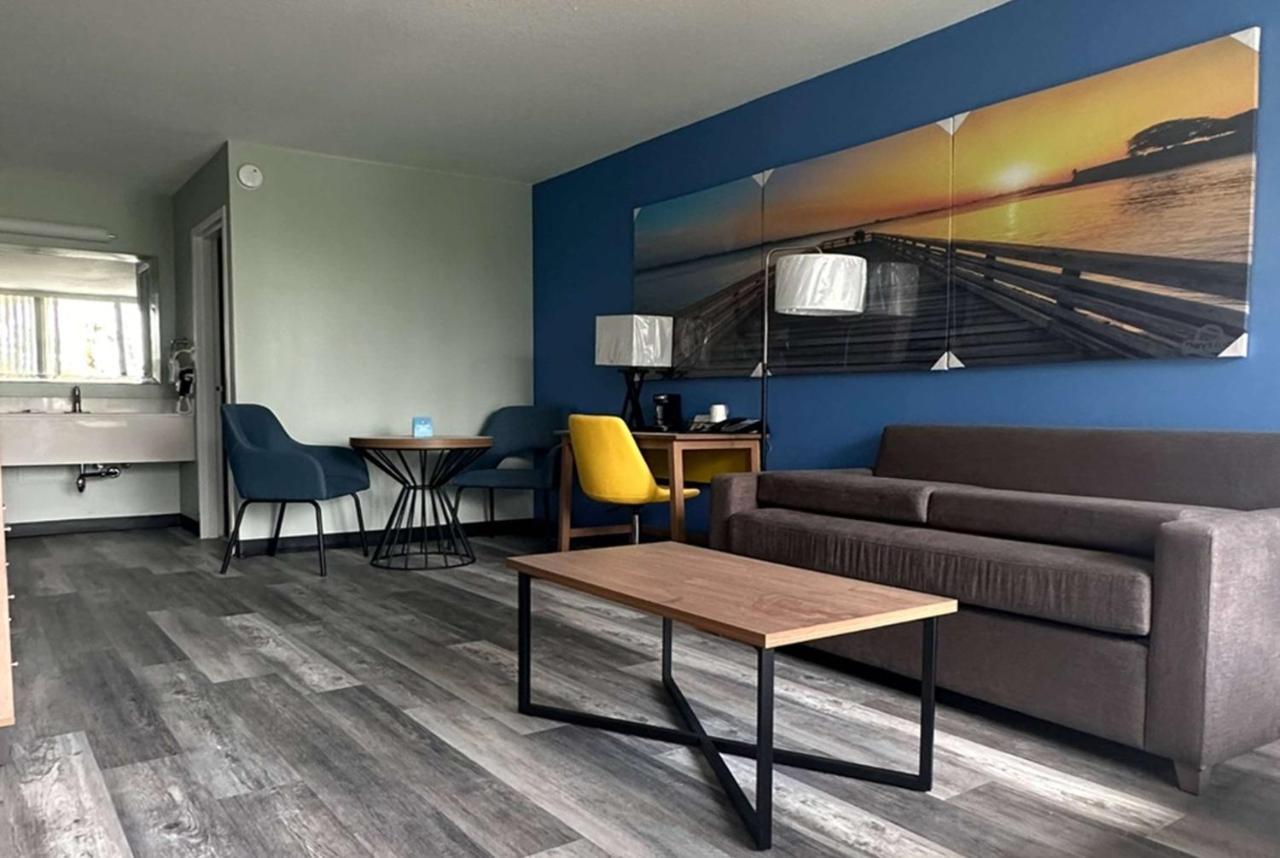 Days Inn & Suites By Wyndham Jennings Eksteriør billede